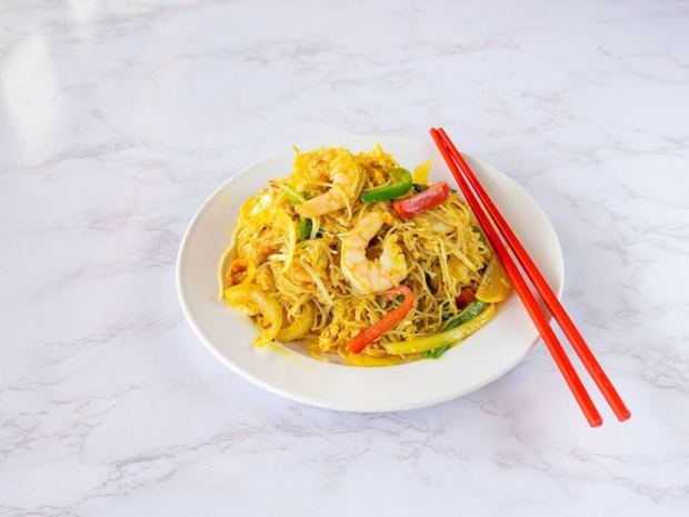 Singapore Noodle plated